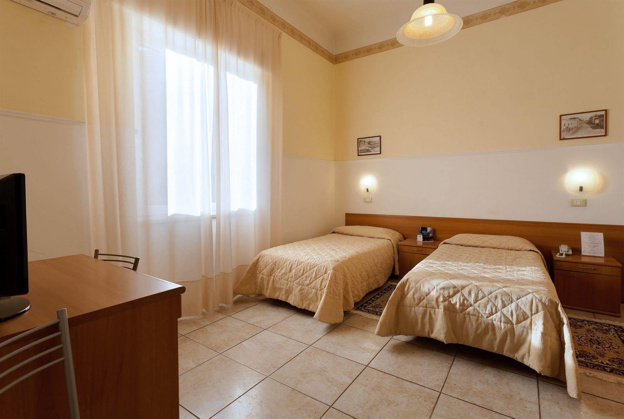 Hotel Parking Giardino Livourne